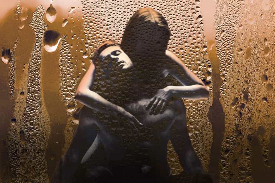 Masaje con ducha erótica